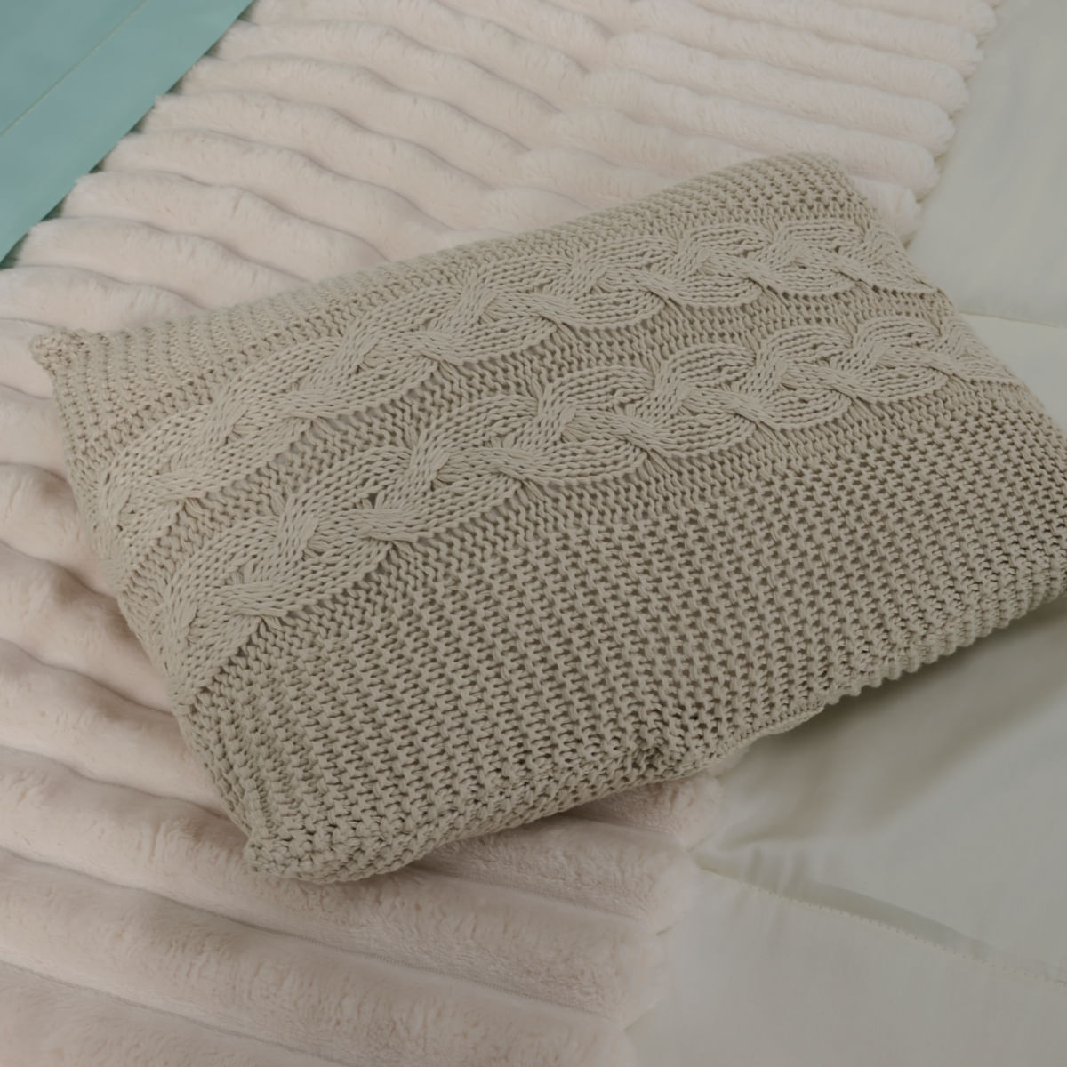 01 01 0082 Capa de Almofada Tressage Gelo 001